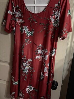 Scoop Neck Floral Midi Dress in Red